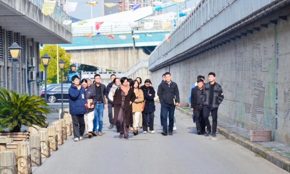 “走進(jìn)園區(qū)，共享未來(lái)”鏡湖區(qū)高層次人才服務(wù)企業(yè)雙向促進(jìn)對(duì)接交流活動(dòng)在園舉辦